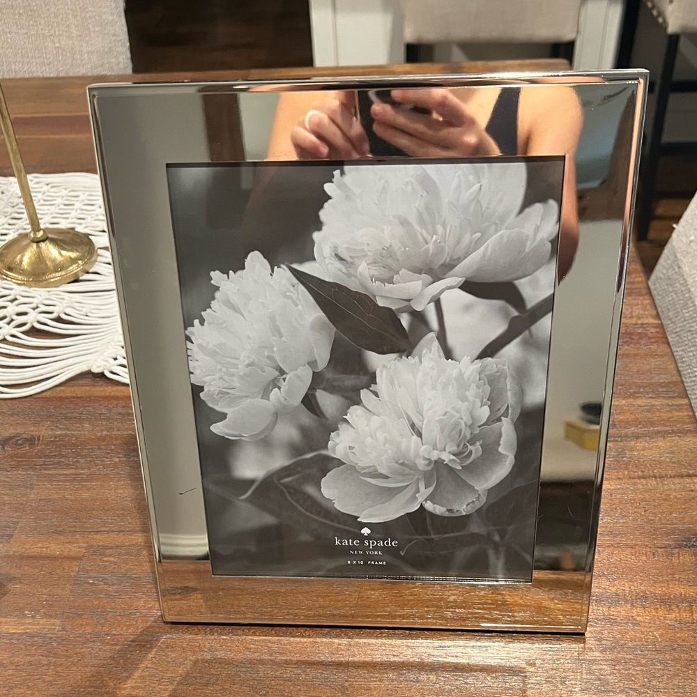 Kate Spade picture frame, never used. Stickers still on.